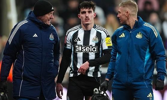 邮报：纽卡后卫利夫拉门托腿筋受伤，将缺席六到八周